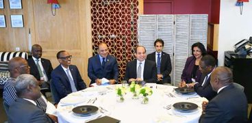 جانب من جلسة مباحثات الرئيس السيسي مع الزعماء الأفارقة على هامش قمة السبع