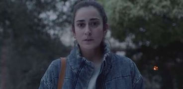 أمينة خليل في مشهد من مسلسل خلي بالك من زيزي