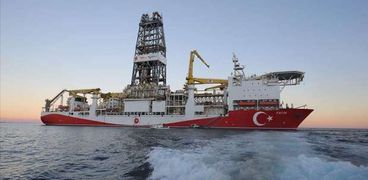 سفينة "الفاتح" التركية