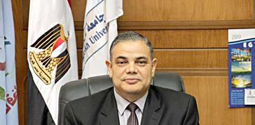 الدكتور عبد الرازق دسوقى، رئيس جامعة كفر الشيخ