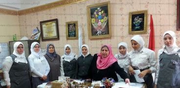 بالصور| تتويج طالبة "سورية" بلقب ملكة جمال الانضباط المدرسي في كفر الشيخ