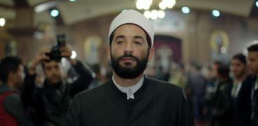 عمرو سعد فى لقطة من فيلم «مولانا»