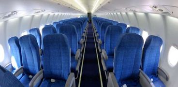 لماذا يستخدم اللون الازرق في مقاعد الطائرات؟