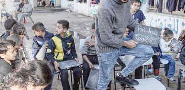 تعليم أطفال غزة رغم القصف الإسرائيلى المتواصل