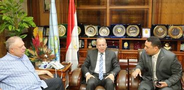 محافظ كفرالشيخ يستقبل القافلة الطبية لجمعية جراحة الأطفال المصرية