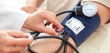 جهاز قياس ارتفاع ضغط الدم