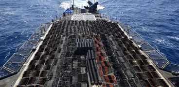 البحرية الأمريكية تضبط شحنة أسلحة إيرانية