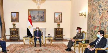الرئيس السيسي يستقبل وزير الدفاع العراقي