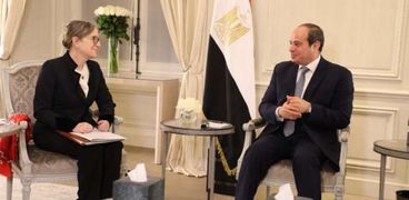 لقاء الرئيس السيسي مع رئيسة الحكومة التونسية نجلاء بودن على هامش مؤتمر باريس