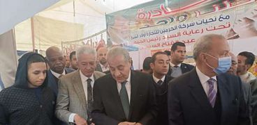 وزير التموين خلال زيارة معرض أهلا رمضان