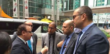 وزير الاتصالات في حديث جانبي مع رئيس المصرية للاتصالات و رئيس تي اي داتا