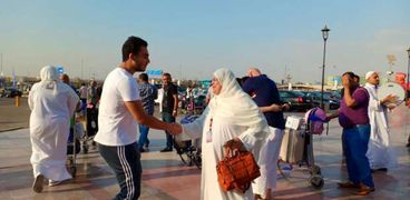 استقبال الحجاج بمطار القاهرة