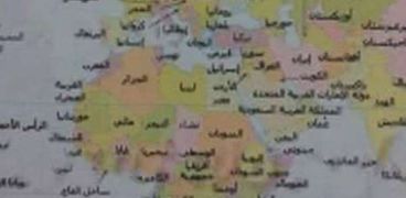 صورة للخريطة التي تداولتها مواقع التواصل الاجتماعي على أنها من كتاب الجغرافيا في المدارس الجزائرية