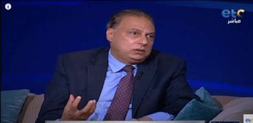 الدكتور محمد كمال أستاذ العلوم السياسية بجامعة القاهرة