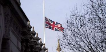 بريطانيا تنكس الأعلام على المباني الحكومية