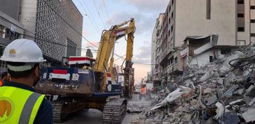 المعدات المصرية تبدأ رفع الأنقاض في غزة تمهيدا لإعادة الإعمار «صور»