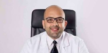 الدكتور أحمد عادل استشاري امراض الذكورة والتناسل والعقم