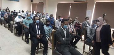 موظفو مصر ينتظرون العلاوات في يوليو المقبل