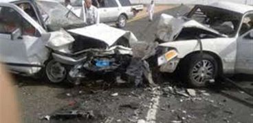 مصرع شخص و إصابة أخر بحادث تصام سيارتين غرب الإسكندرية