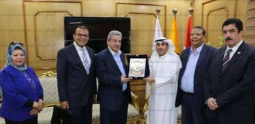 رئيس جامعة بني سويف يستقبل المستشار الثقافي لدولة الكويت