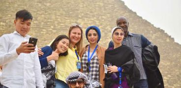 جولة للضيوف الأجانب بمهرجان الإسماعيلية في القاهرة