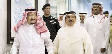 العاهل السعودي الملك سلمان ونظيره البحريني