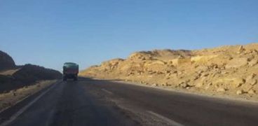 الطريق الصحراوي الشرقي