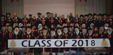 طب الزقازيق تحتفل بتخريج دفعة 2018 من طلاب البرنامج الماليزي