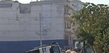 بالصور :تعطل حركة الطريق "القاهرة –اسكندرية " الزراعي بسبب إنقلاب سيارة نقل بطنطا
