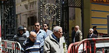 إجراءات أمنية مشددة بكنيسة المرقسية للإحتفال بسبت النور في الإسكندرية