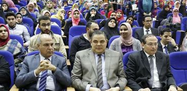 جامعة كفر الشيخ تختتم اسبوع العلوم بالصيدلة