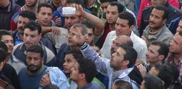 عمال غزل شبين يواصلون الإضراب للإسبوع الثاني على التوالي