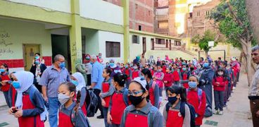 منشورًا لمديريات التعليم بالمحافظات لشرح إنجازات مصر في وجه الإعلام المضاد