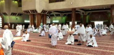 السعودية تكسو مسجد التنعيم