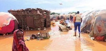 يعاني السودانيون مشكلة الفيضانات سنويا