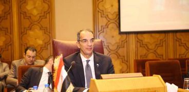 عمرو طلعت وزير الاتصالات والتكنولوجيا