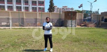 «سارة» أول فتاة مدير فني لفريق كرة قدم بالصعيد: حلمي أوصل الدوري الممتاز