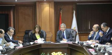 عبد العزيز ووالي خلال اجتماع صندوق التمويل الأهلي