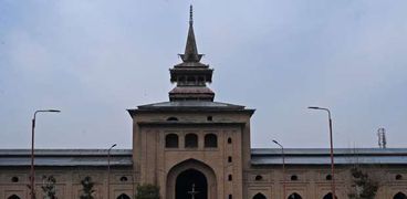المسجد الكبير في كشمير يعيد فتح أبوابه بعد 18 أسبوعا