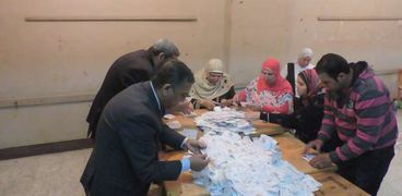 17 ألف و512 صوتا للسيسي مقابل 532 لموسى بسبع لجان في بندر ناصر