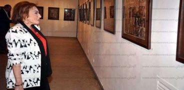 بالصور| لبنى عبدالعزيز تفتتح معرض "ألوان" للفنان أيمن صلاح طاهر