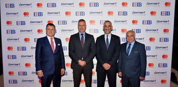 مصر للطيران و "cib "يجددان اتفاقية تمديد شراكة  أول بطاقة ائتمانية مشتركة في مصر