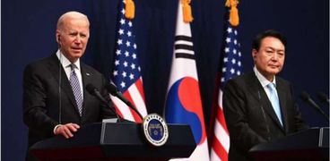 الرئيس الكوري الجنوبي ونظيره الأمريكي