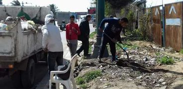 حي وسط بالإسكندرية يتابع أعمال النظافة والتجميل بنطاق الحي