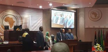 5 أعضاء من دولة ليبيا يؤدون اليمين أمام البرلمان الإفريقي
