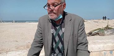 اقدم مصور على شاطئ بورسعيد