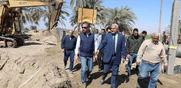 محافظ سوهاج يتفقد 16 مشروعا ضمن برنامج التنمية المحلية لصعيد مصر