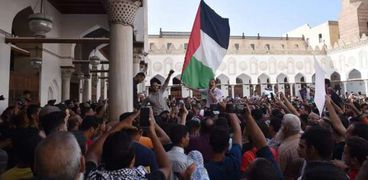 جانب من مظاهرات الجامع الأزهر اليوم دعما للقضية الفلسطينية