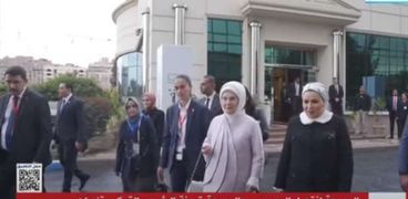 السيدة انتصار السيسي وقرينة الرئيس التركي