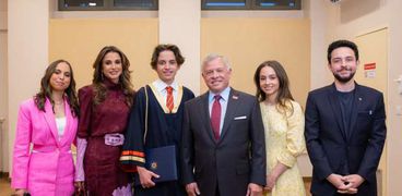 قبل زفاف أخيه.. الأسرة الملكية بالأردن تحتفل بتخرج الأمير هاشم بن عبد الله الثاني